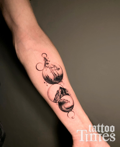 Тату пейзаж в кругах