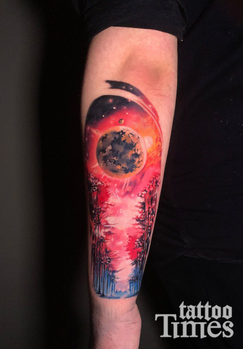 Тату космос и лес
